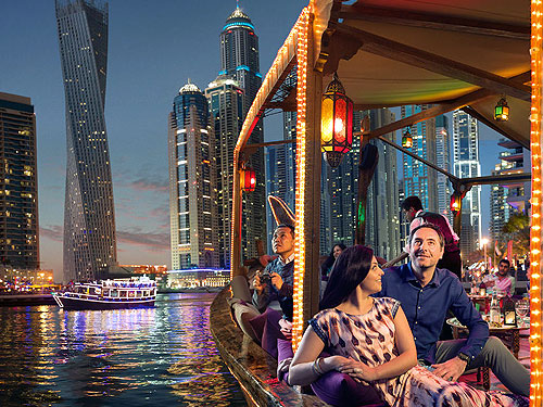 ужин на лодке доу в дубае
